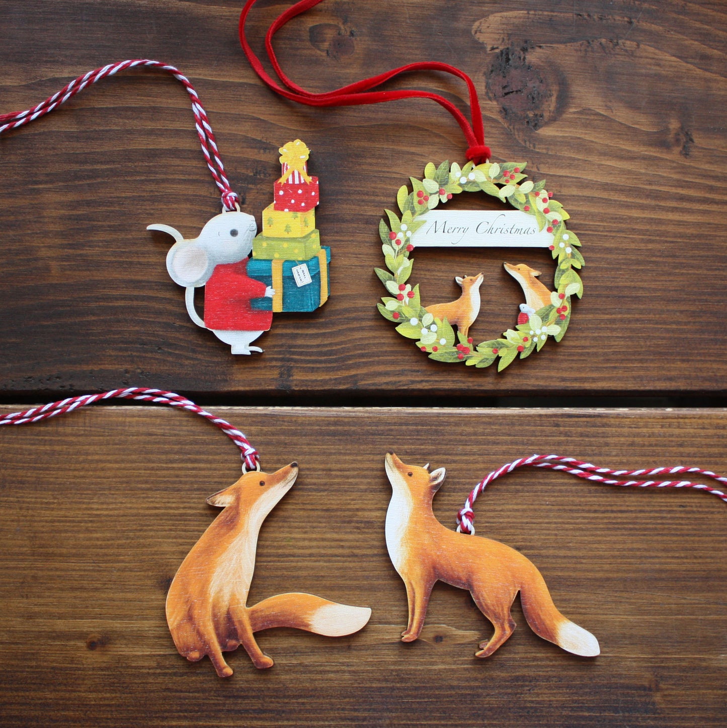 Merry Christmas Wreath with Foxes & Mouse Christmas Decoration