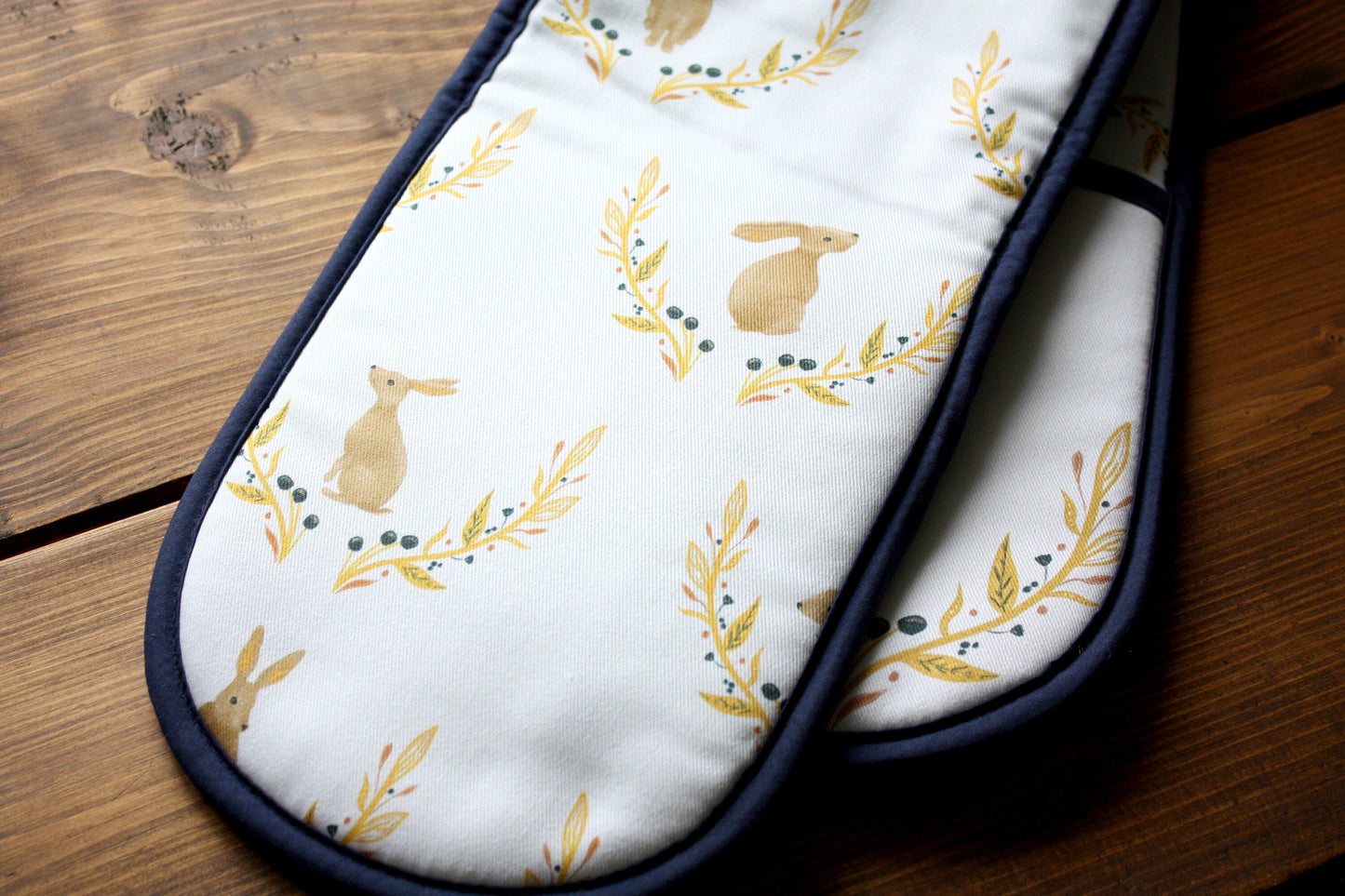 Rabbit & Floral Motif Double Oven Glove